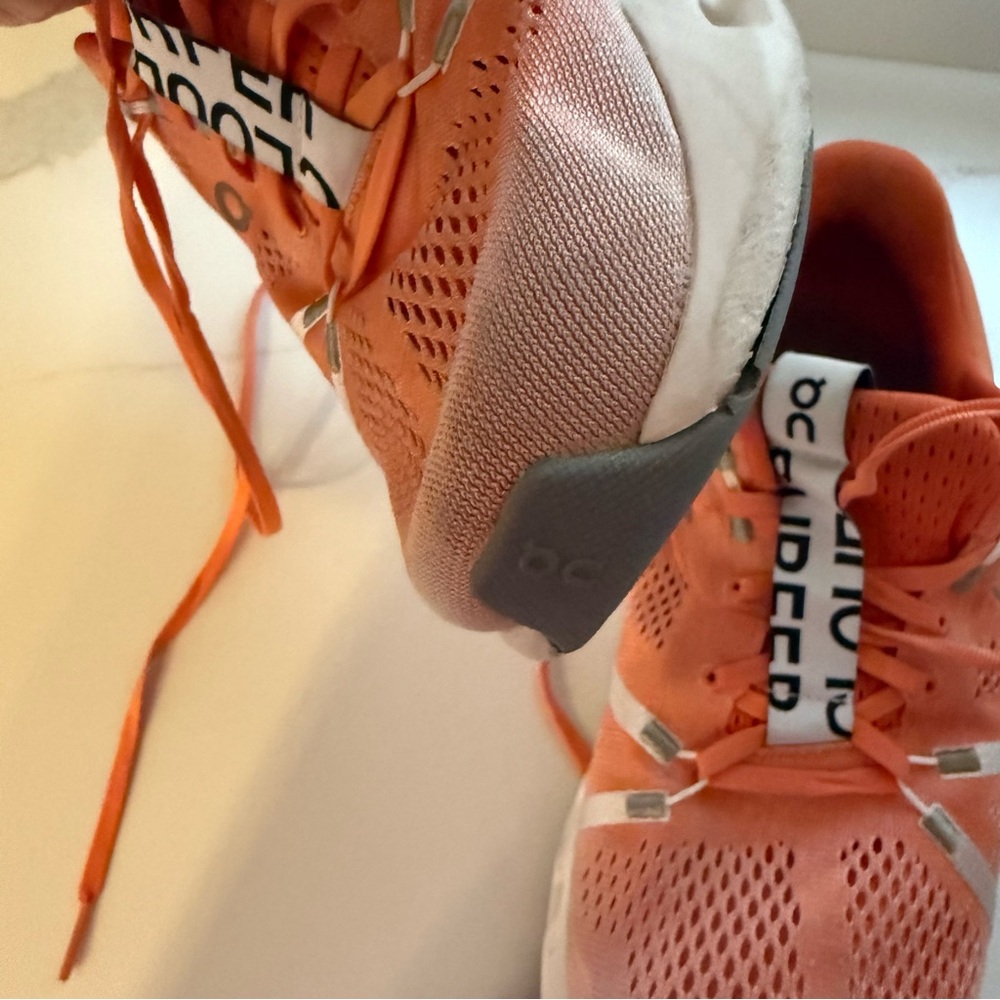 On Running Cloudsurfer Flame Orange Preowned runn… - image 10